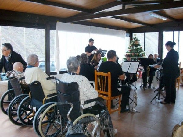 Hacienda exige tributar como pago en especie a una pensionista de 96 años por la ayuda a domicilio recibida Escuela de Musica de Valle Gran Rey en su visita a los mayores