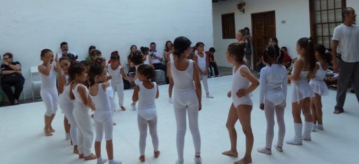 Una actividad de la Escuela Municipal de Danza de San Sebastián de la Gomer