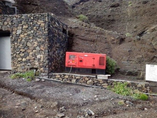 La instalación fotovoltaica de La Caleta en Hermigua, funciona gracias a un grupo electrogeno