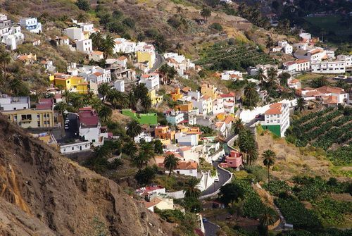 Hermigua: Los aparcamientos de Las Barreras no cubrirán las demandas de los vecinos, perjudican a negocios y cuestan casi 8.000 € cada uno