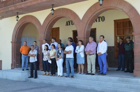 El Ayuntamiento de San Sebastián de La Gomera guarda un minuto de silencio en memoria de Isabel Carrasco