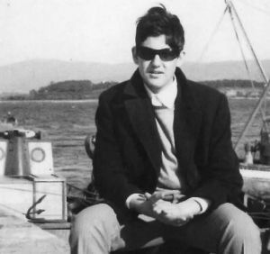 Frustrado sexualmente y con la cara desfigurada, tres amigos de Rajoy tienen pruebas de sus viajes secretos al Caribe