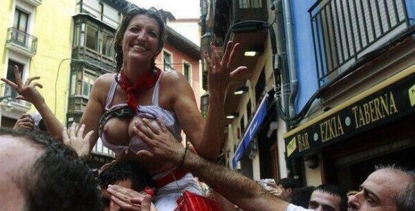 San Fermín no se libra de los tocamientos