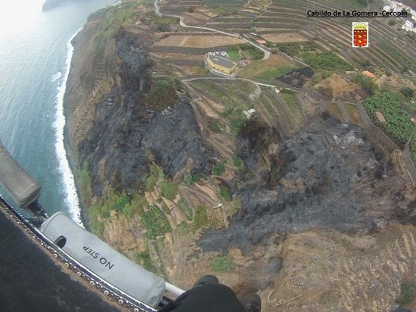 El Cabildo da por definitivamente apagado el fuego que afectó a algo más de tres hectáreas en la zona de La Verdura