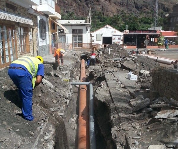 El Ayuntamiento de Valle Gran Rey mejora del Saneamiento del Paseo de La Playa