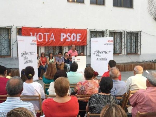 El mitin de Alojera reúne unas 100 personas segun la organización, este partido sigue recorriendo La Gomera