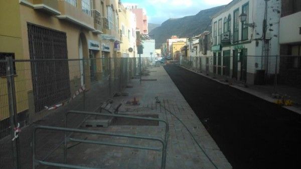Culmina el primer tramo de la urbanización de la calle Ruiz de Padrón