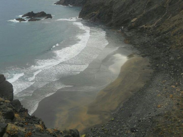 Un hombre herido tras caer por el barranco de La Sepultura, en La Gomera,