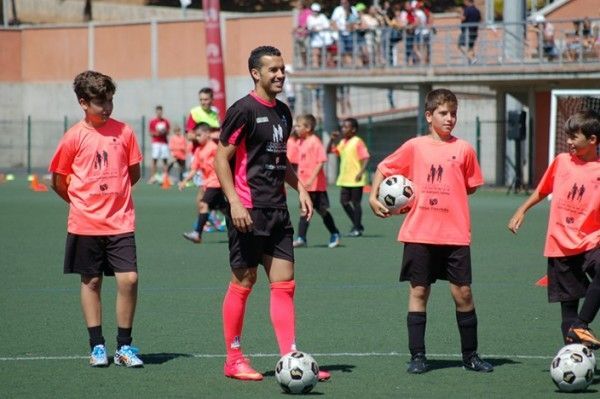 Comienza el Campus de Fútbol Pedro Rodríguez en San Sebastián de La Gomera
