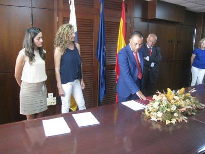 La consejera de Obras Públicas, Ornella Chacón, dice que la recepción de la travesía de Hermigua es prioritaria