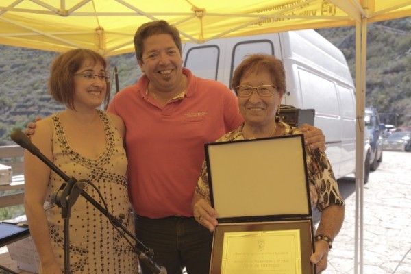 Cabildo Insular y Ayuntamiento felicitan a la Asociación Valle de Hermigua en su aniversario