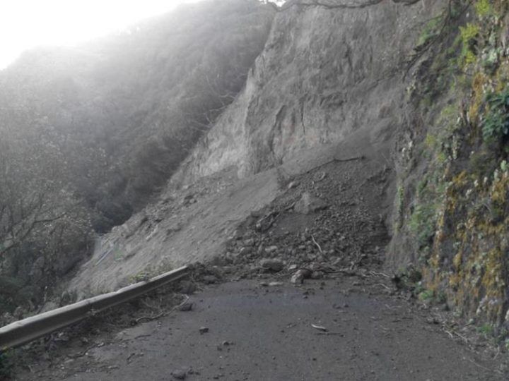 Tras tres meses de retraso, la carretera de El Rejo abre solo para vehiculos de emergencias