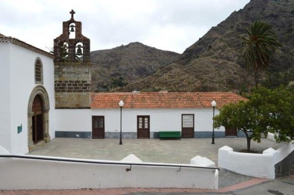 La financiación de la Iglesia y el Gobierno que prometió sin crucifijo ni Biblia