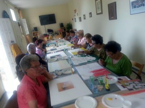 Ayuntamiento y Asociación de la Tercera Edad ponen en marcha un taller de pintura en Agulo