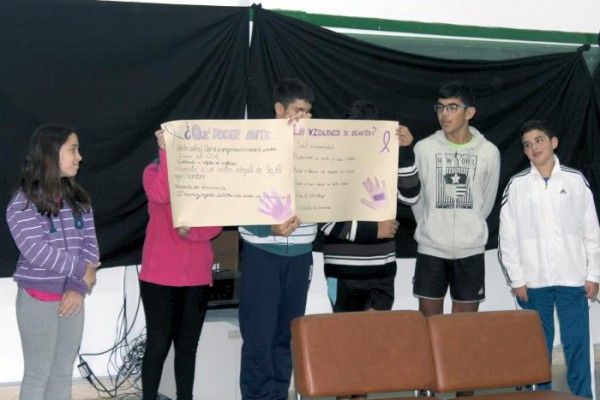 El IES Poeta García Cabrera de Vallehermoso tambien se manifiesta contra la violencia de género