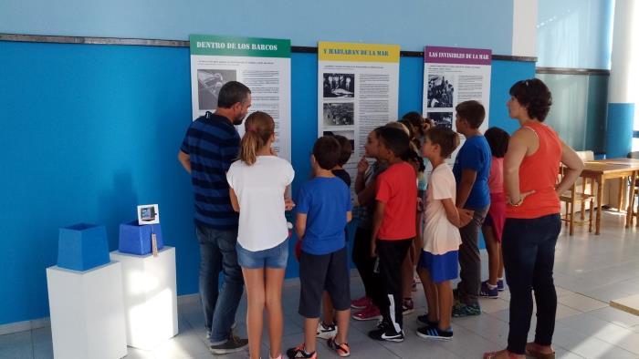 Foto de la exposición de pesca en playa santiago