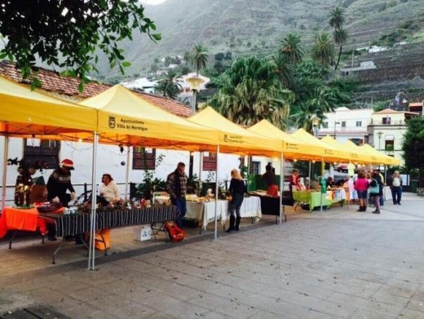 Ayer comenzo en Hermigua la campaña de Navidad