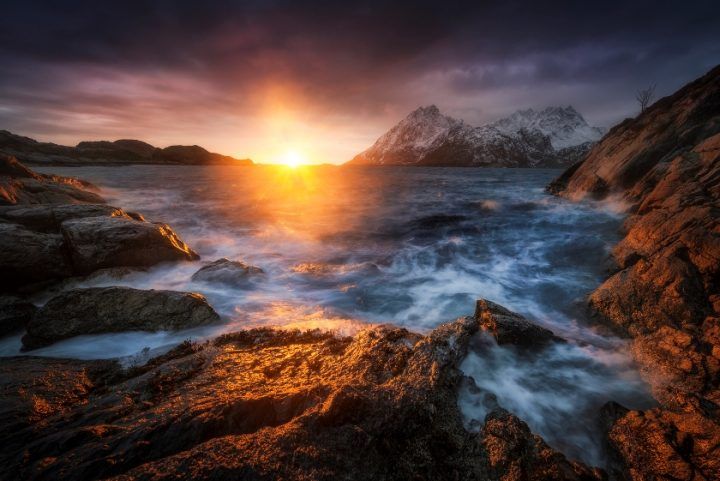 El fotógrafo que visitara la Gomera se llama Stian Klo, y no “Stain Klo” tal como dice Turismo de La Gomera