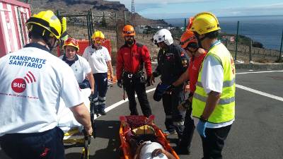 El Servicio de Urgencias Canario participa en el operativo sanitario en el simulacro Canasar 2016