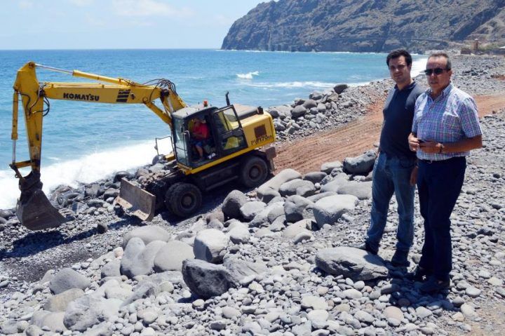Hermigua acondiciona las playas de Santa Catalina y La Caleta