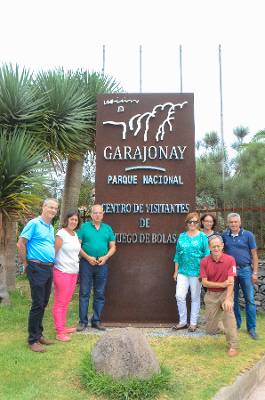 Nieves Lady Barreto visita Garajonay para conocer los trabajos de la campaña de refuerzo de verano