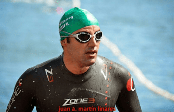 El Club Náutico de La Gomera esponsorizará al nadador Libertad Ramos en sus pruebas deportivas