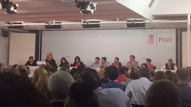 El PSOE se divide entre la abstención y el ‘no’ a Rajoy