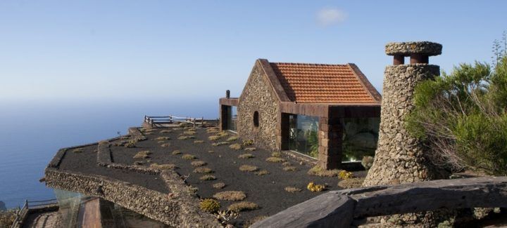 Primer encuentro entre Red.es y el Cabildo de El Hierro para poner en marcha el proyecto de isla inteligente