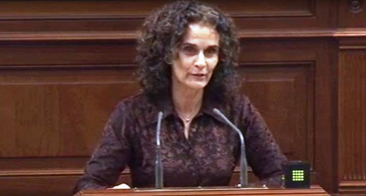 Parlamentaria de Podemos “acusa” a Curbelo de falta de planificación y de usar fondos para “mantener trabajo temporal de forma continuada”.