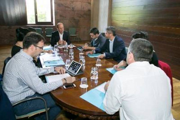 El Gobierno de Canarias expone a los cabildos su plan de trabajo en materia deportiva para 2017