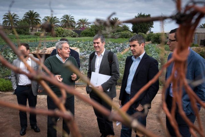 Clavijo: «El Gobierno ayudará a todos los jóvenes que quieran desarrollar su actividad en el sector primario»