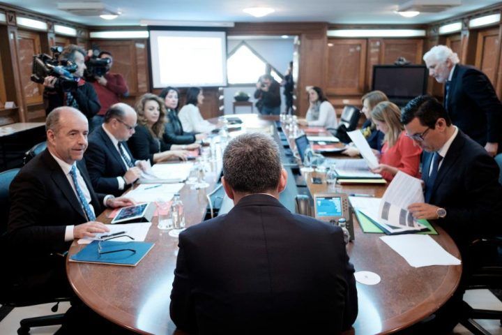 El Gobierno se compromete a incluir mejoras para el empleo público autonómico en las cuentas para 2019