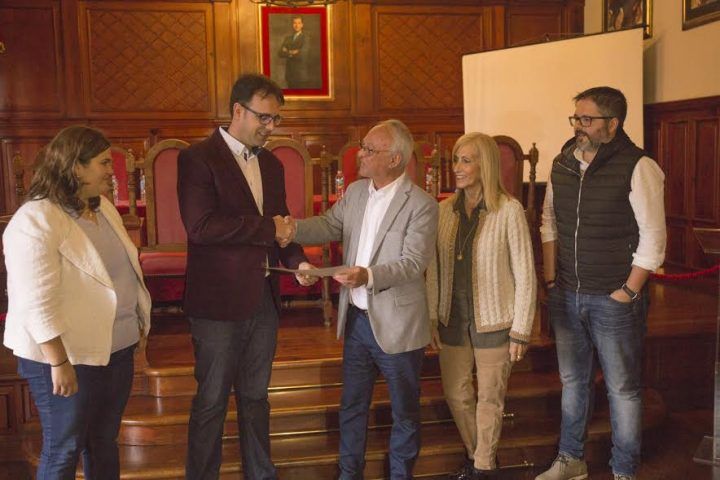 San Sebastián de La Gomera recibe su acreditación como ‘Ciudad Solidaria con el Alzheimer’