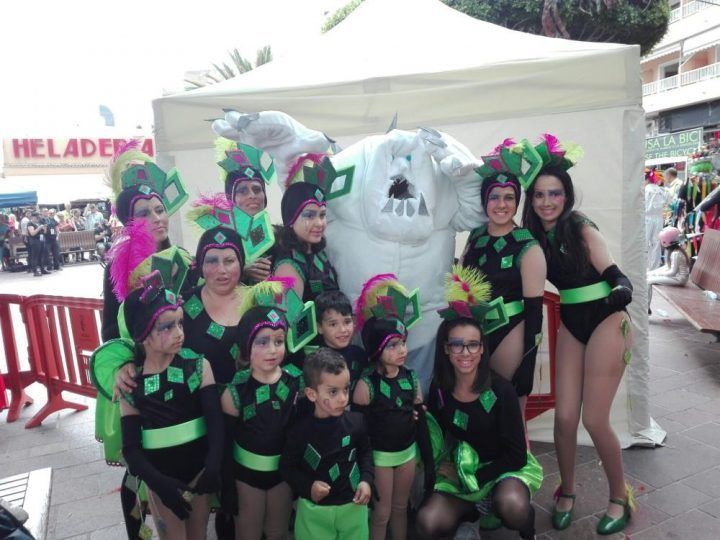 La comparsa y batucada Agulay representa a La Gomera en el Carnaval de Los Cristianos