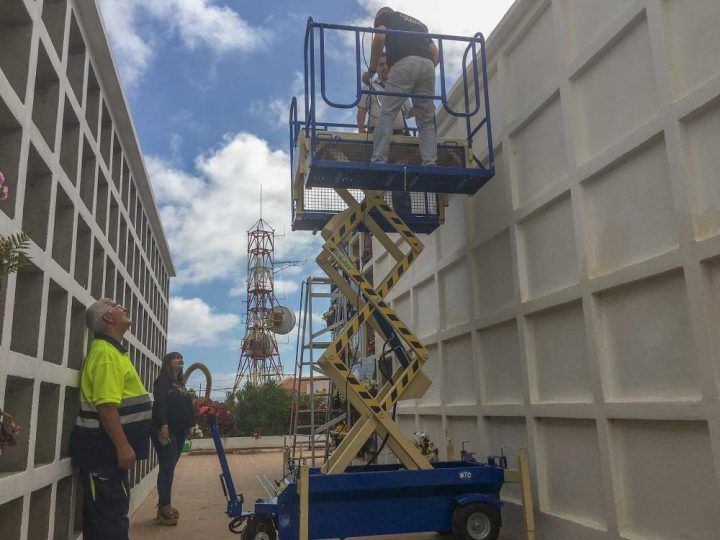 El cementerio municipal de San Sebastián incorpora un elevador para reforzar la seguridad