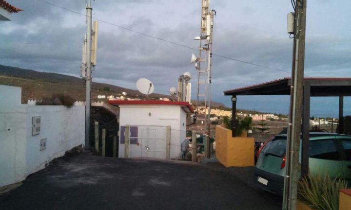 Sí se puede solicita al Cabildo el traslado inmediato de las antenas de telefonía ubicadas en Las Trincheras