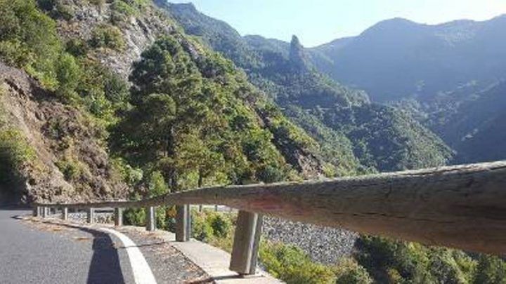 La Consejería de Obras Públicas y Transportes iniciará la sustitución de barreras de seguridad de la GM-1