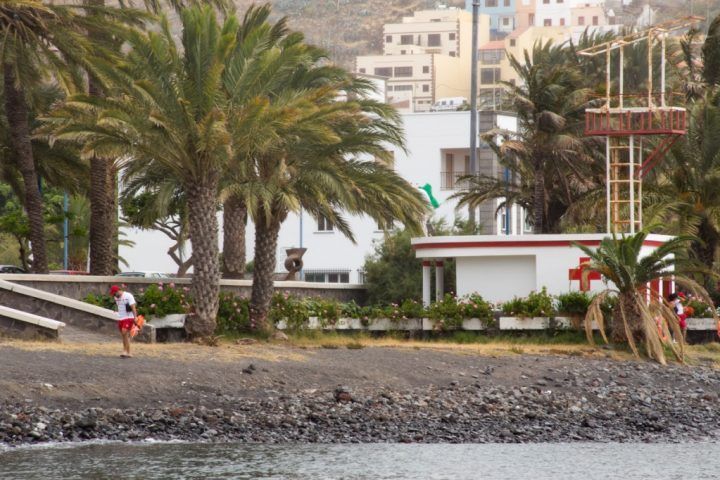 San Sebastián de La Gomera adjudica a Cruz Roja el servicio de socorrismo en verano