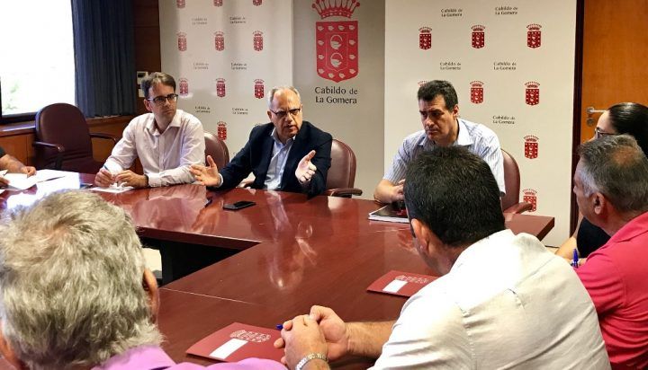 El Cabildo de La Gomera destina 70.000 euros para subvencionar el combustible de los taxistas de la Isla