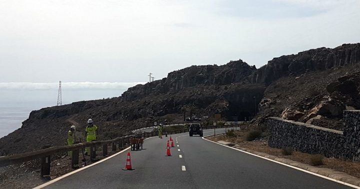 San Sebastián se beneficia de las labores de mejora de sus infraestructuras, senderos y vías promovidas por el Cabildo Insular