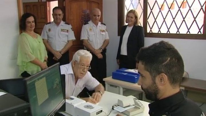 Ya se puede renovar el DNI y el pasaporte en la isla de La Gomera con un servicio permanente