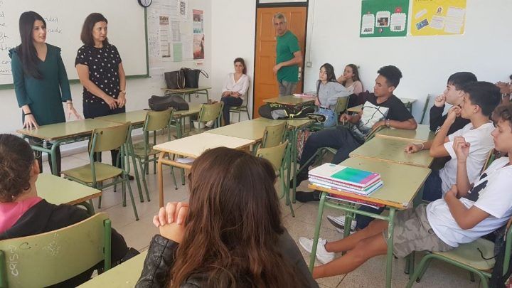 Los diputados y diputadas llevan la campaña de difusión de los objetivos de desarrollo sostenible a La Gomera