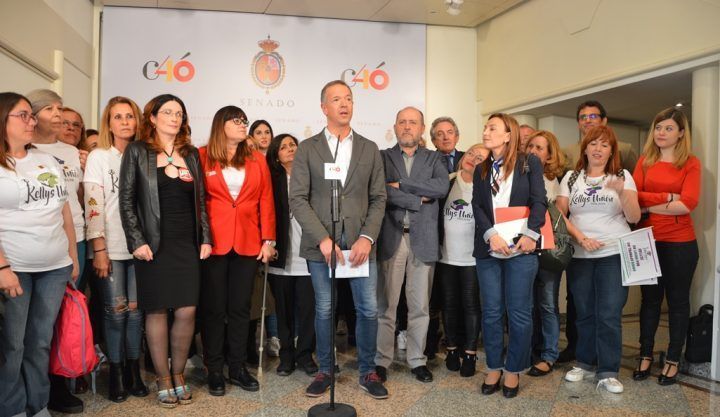 El PSOE recibe a las kellys en el Senado y exige a Rajoy reformas, “más allá de la foto”, porque su situación es “insostenible”