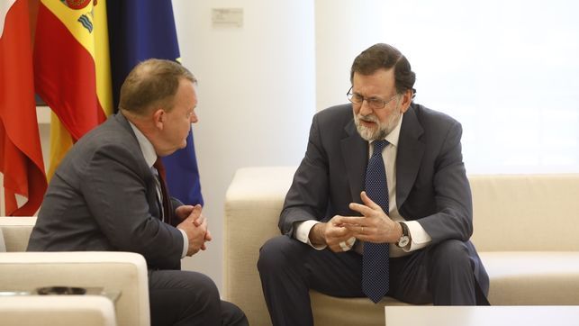 Rajoy respalda públicamente a Cifuentes: «Son peores algunas de las cosas que están pasando»