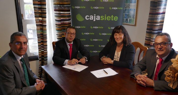 Empresarios de Hermigua y Agulo renuevan convenio con Cajasiete