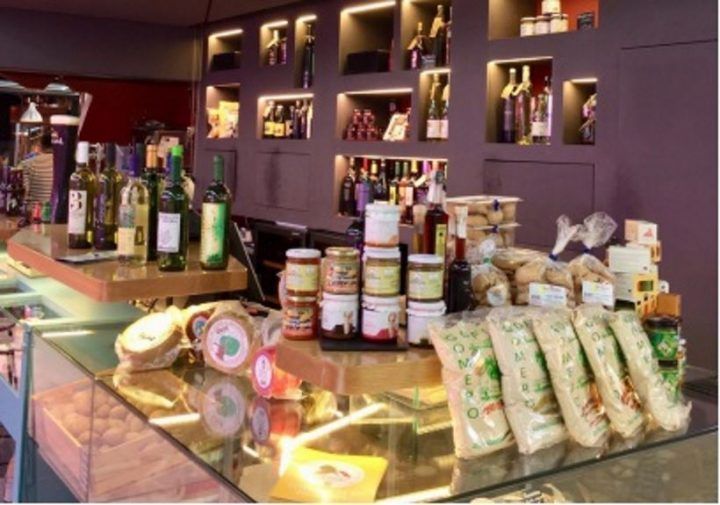 El Cabildo sella un acuerdo para la venta y promoción de los productos agroalimentarios gomeros en Madrid