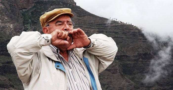 Reportaje semanal:´Canarios con los pies enraizados en La Gomera`