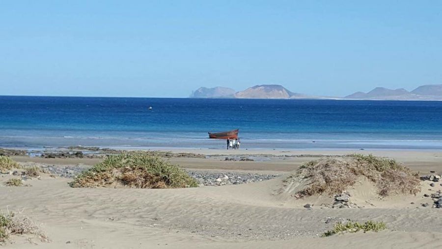 Se localizan dos pateras en Lanzarote con 30 personas