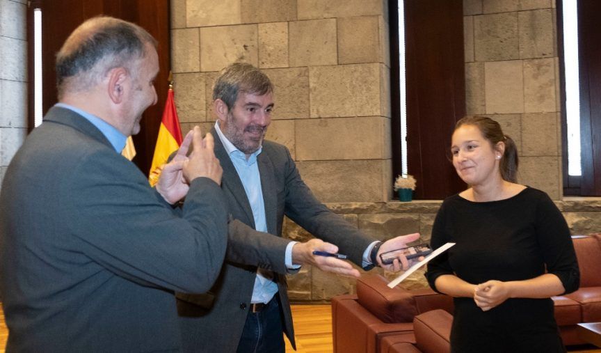 Clavijo recibe a los representantes de las personas sordas