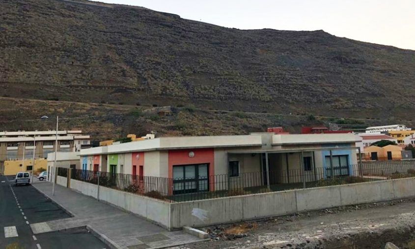 El PSOE urge a la apertura de la escuela infantil de San Sebastián construida hace tres años y que sigue cerrada